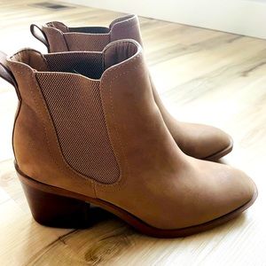 MIA ankle booties size 9